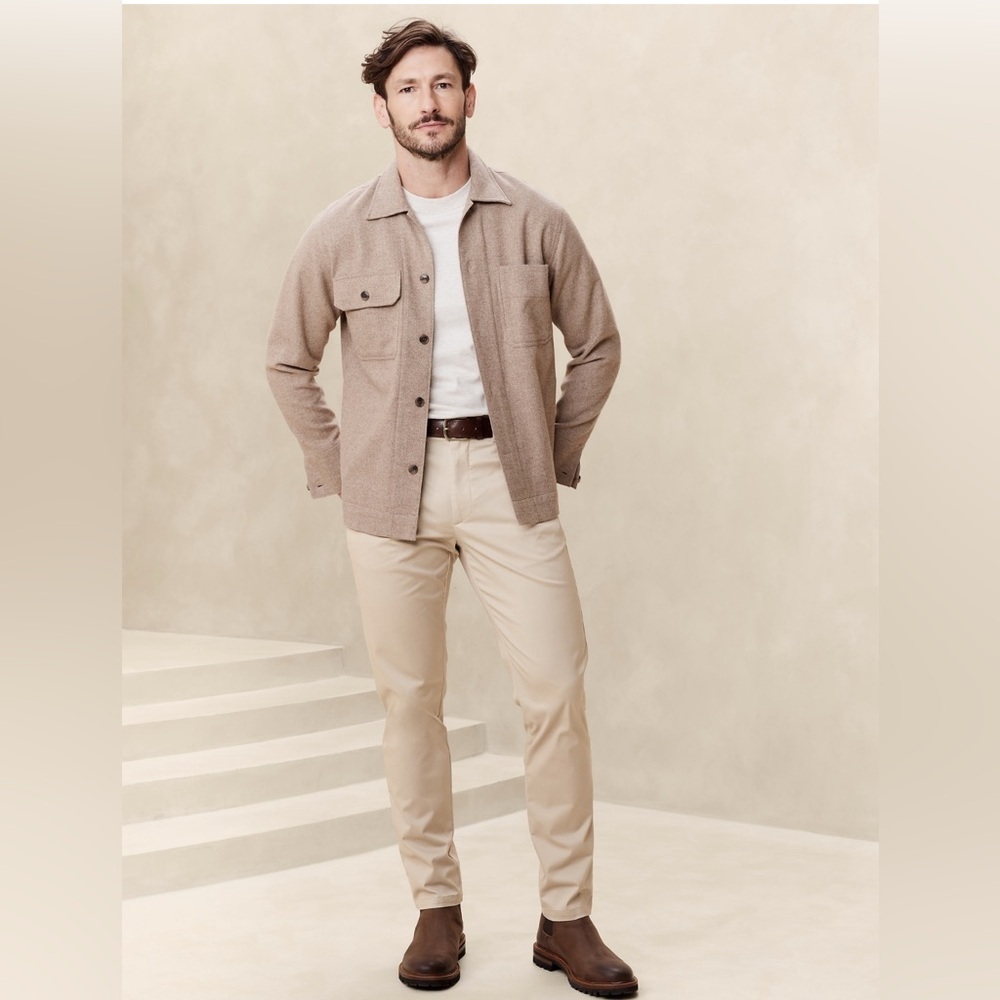 NWT Banana Republic Men’s Slim Core Temp Khaki Beige Pant Size 40 x 32